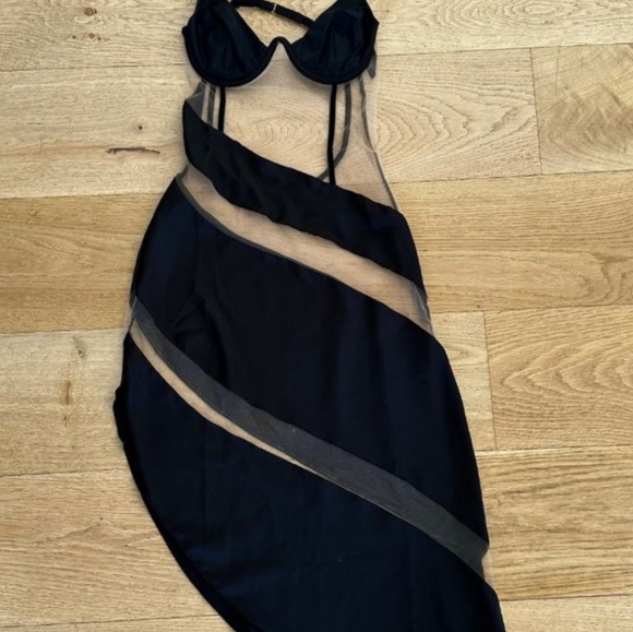 God Saves Queens Scarlett Dress - Picture 4 of 4